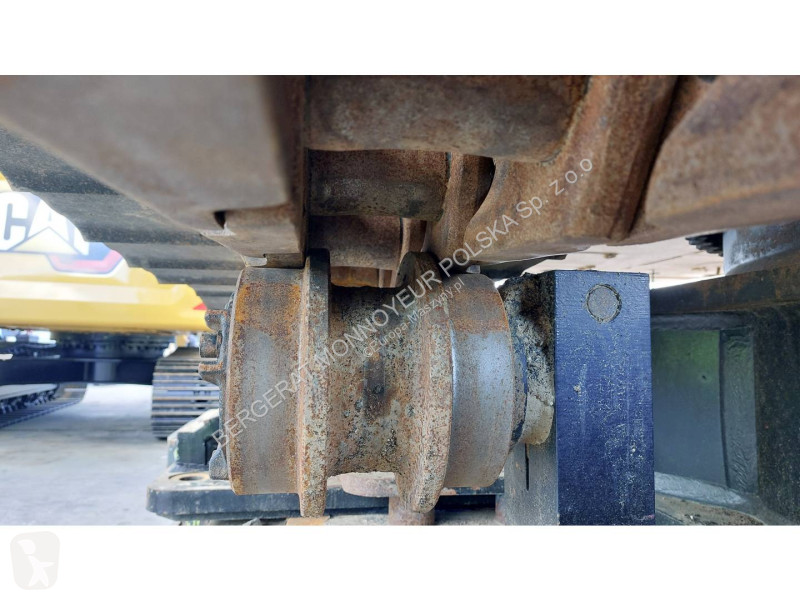 Lopatový nakládač Caterpillar 352
