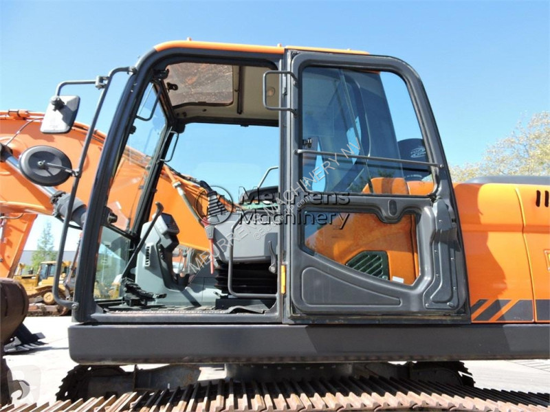 جرافة Doosan