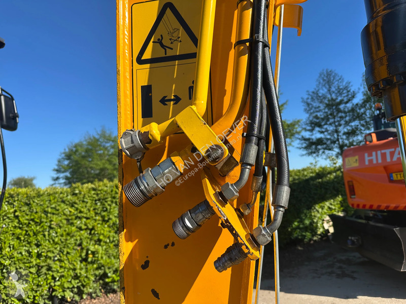 Rýpadlo JCB JS145
