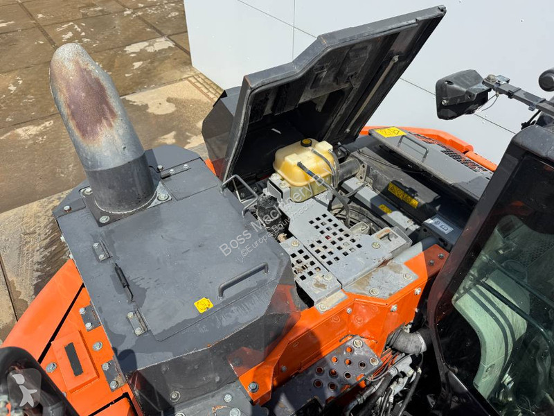 جرافة Hitachi - Quick Coupler / Automatic Greasing