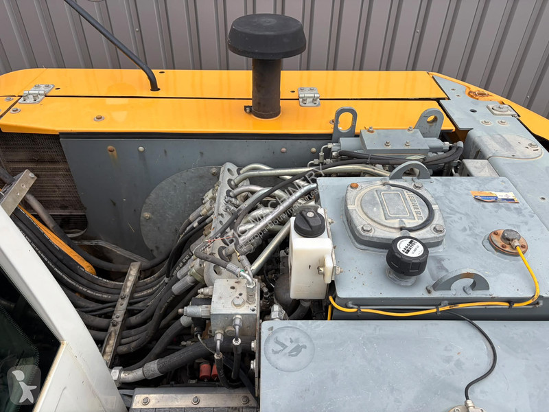 جرافة Liebherr A918