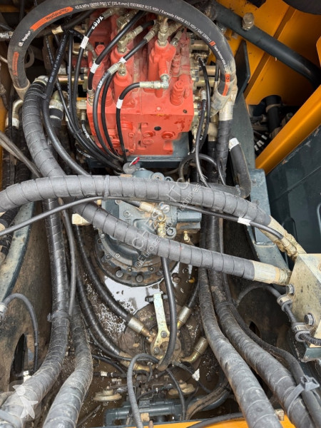 جرافة Hyundai HX 220 L - L - HX 220
