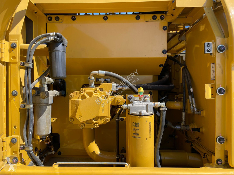 Excavator Caterpillar 3