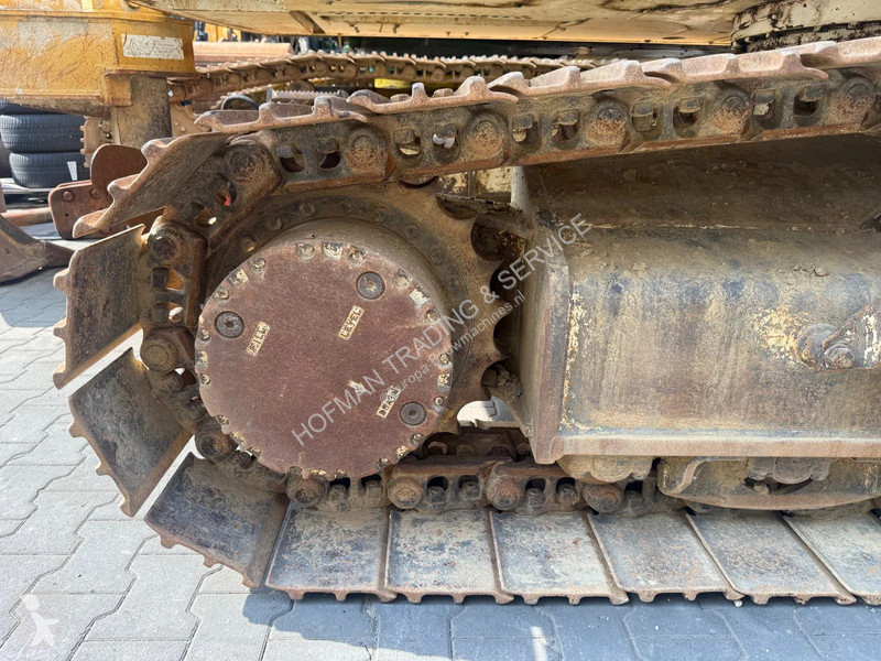 Lopatový nakládač Case CX250C