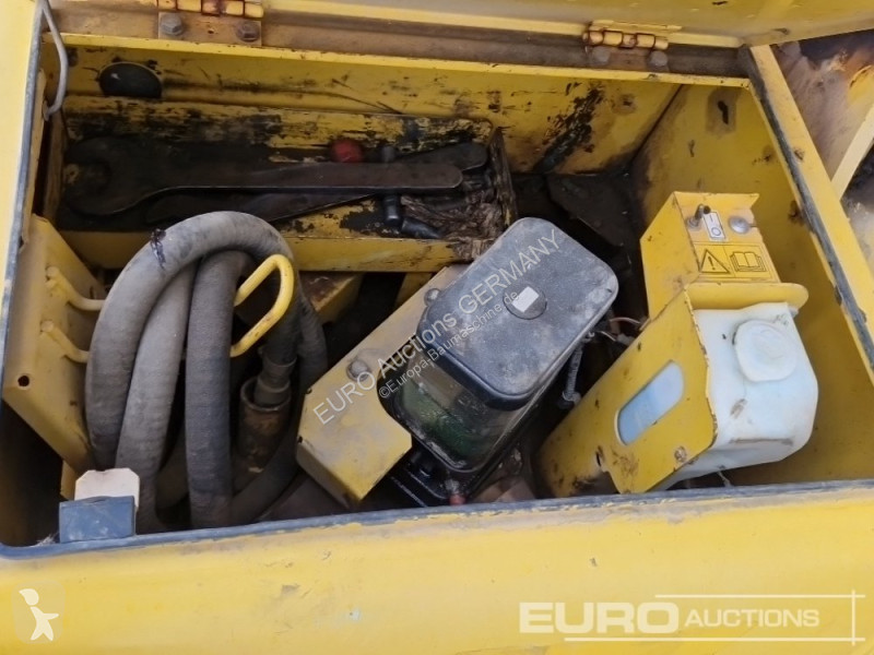 جرافة Komatsu 10