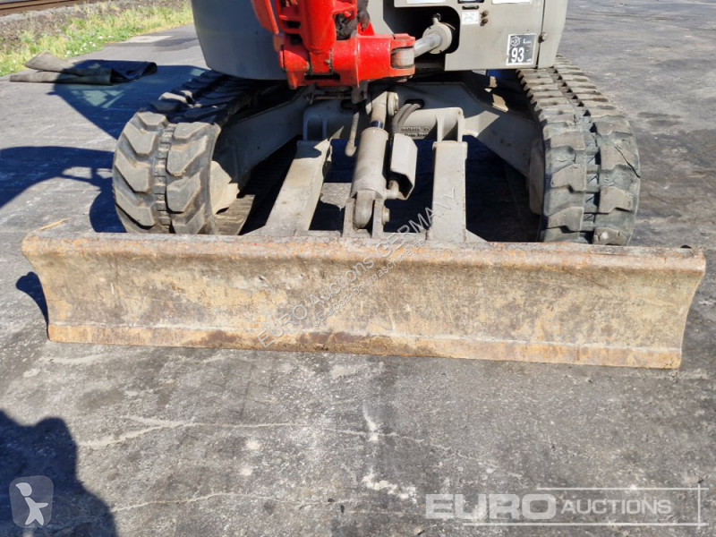جرافة Volvo ECR25D