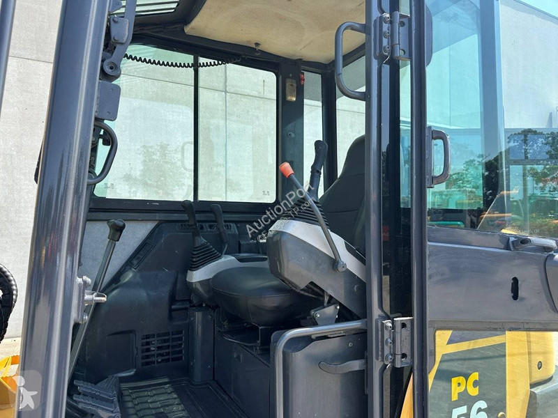جرافة Komatsu 7