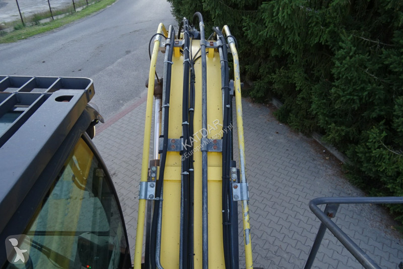 Lopatový nakládač New Holland WE150B Pro