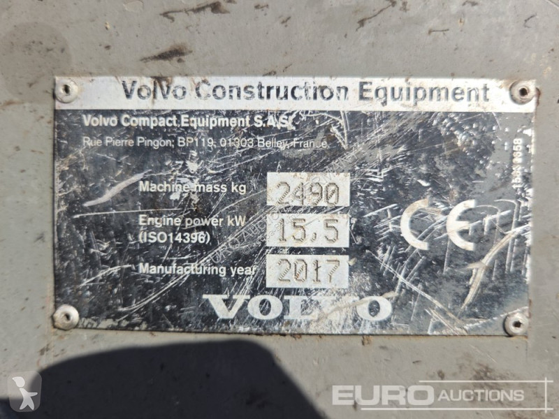 جرافة Volvo ECR25D