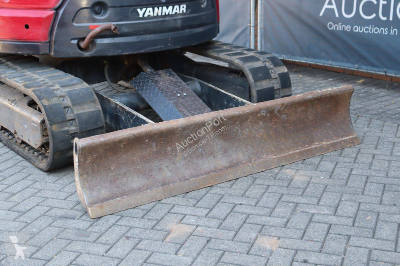 Lopatový nakládač Yanmar VIO50-6B