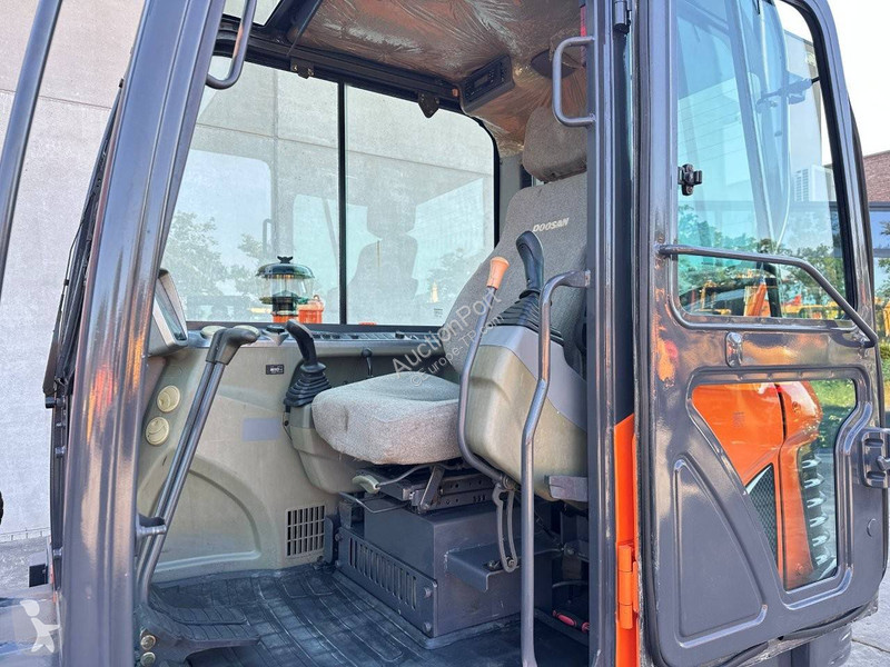 جرافة Doosan 9C