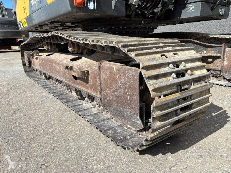 Pelle Volvo 250 ENL (Two buckets)