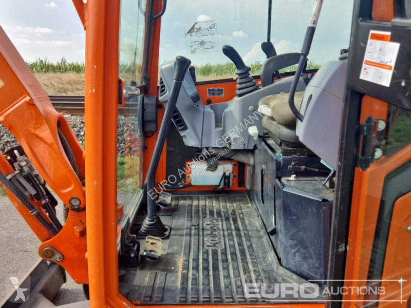 Багер Kubota U274