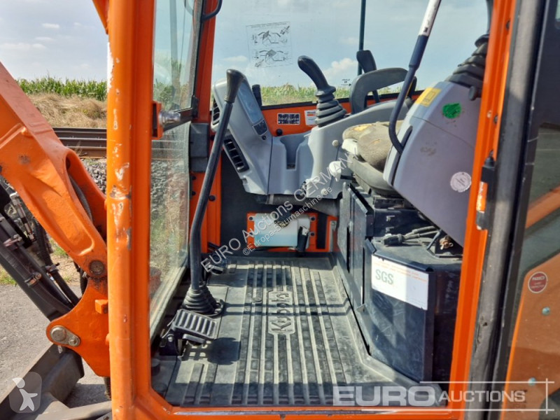 Багер Kubota U274