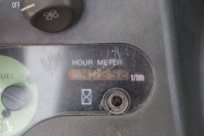 جرافة Yanmar 4