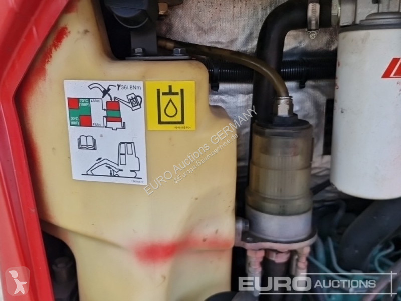 Багер Volvo ECR25D