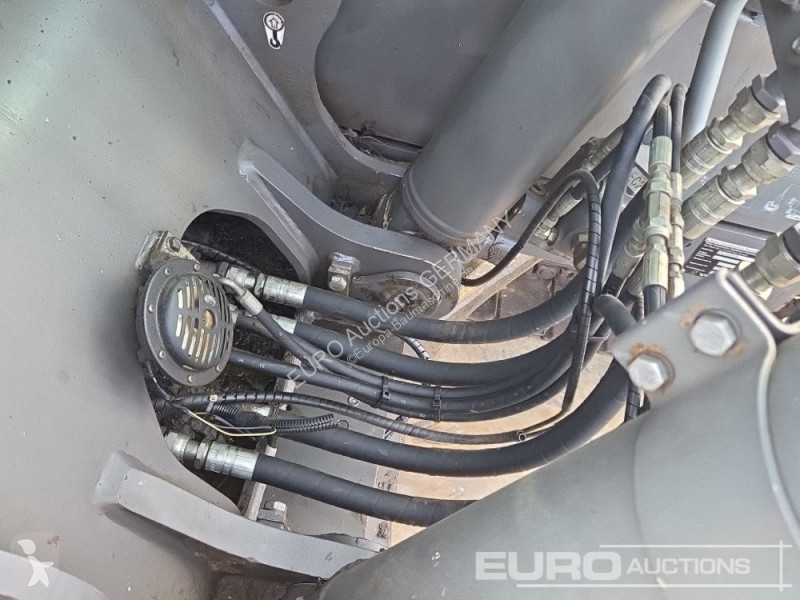 Екскаватор Volvo