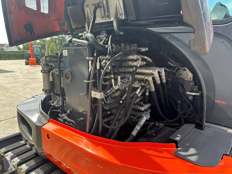 Excavadora Kubota KX165-5