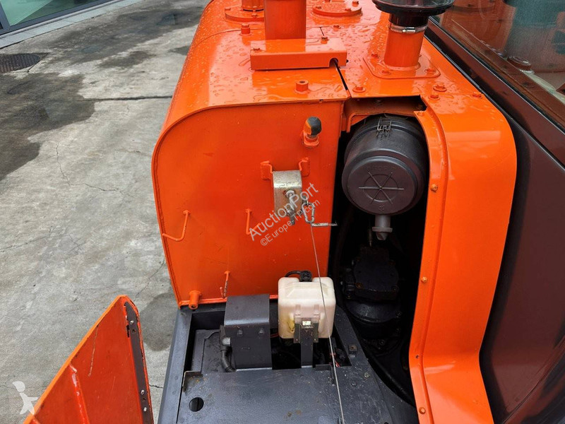 Escavadora Doosan 9C