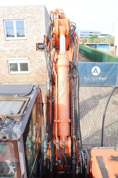 جرافة Hitachi