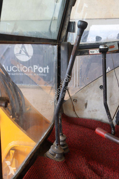 جرافة JCB 8056
