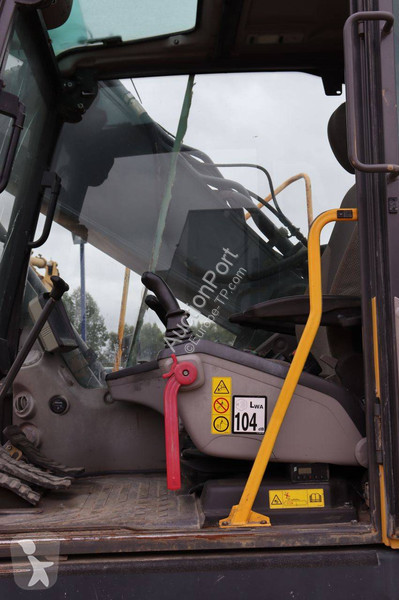 جرافة Volvo L