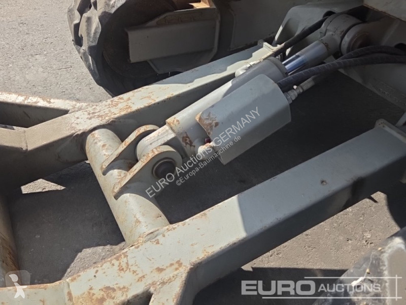 جرافة Volvo ECR25D