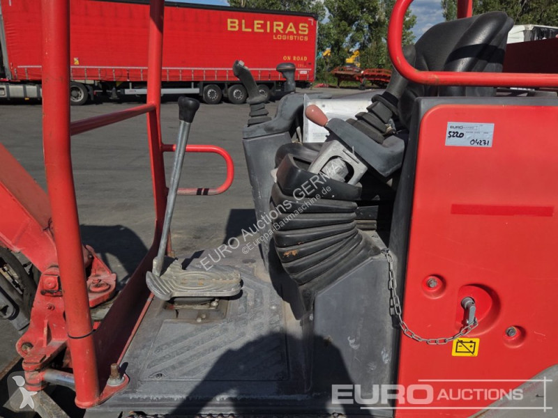 جرافة Volvo ECR25D