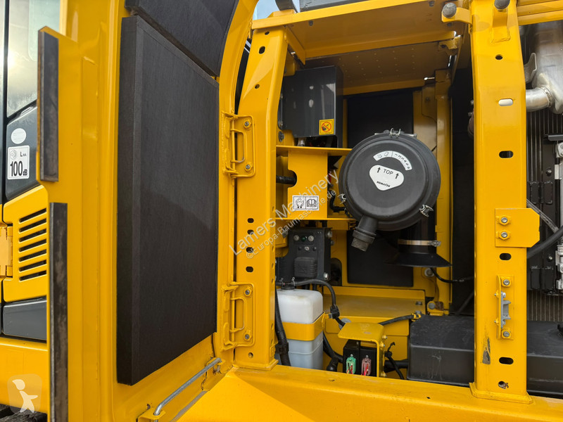 Escavadora Komatsu PC210 LC11