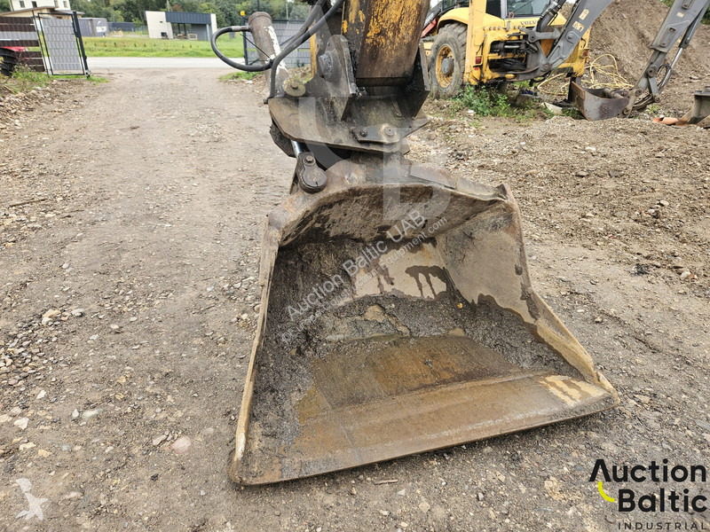Excavator JCB
