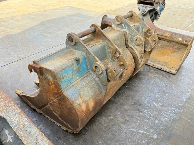 Pelle Liebherr A - Triple Boom / 2 extra Buckets!
