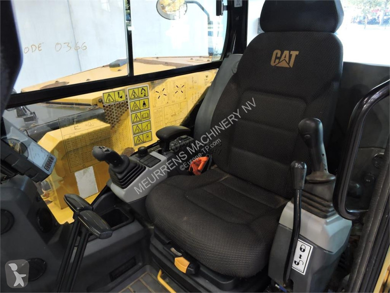 Pelle Caterpillar R