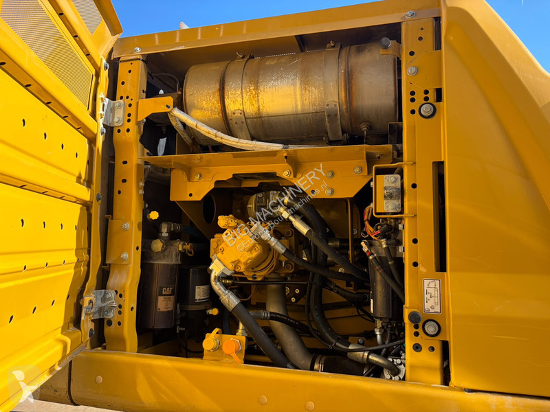 جرافة Caterpillar 07B