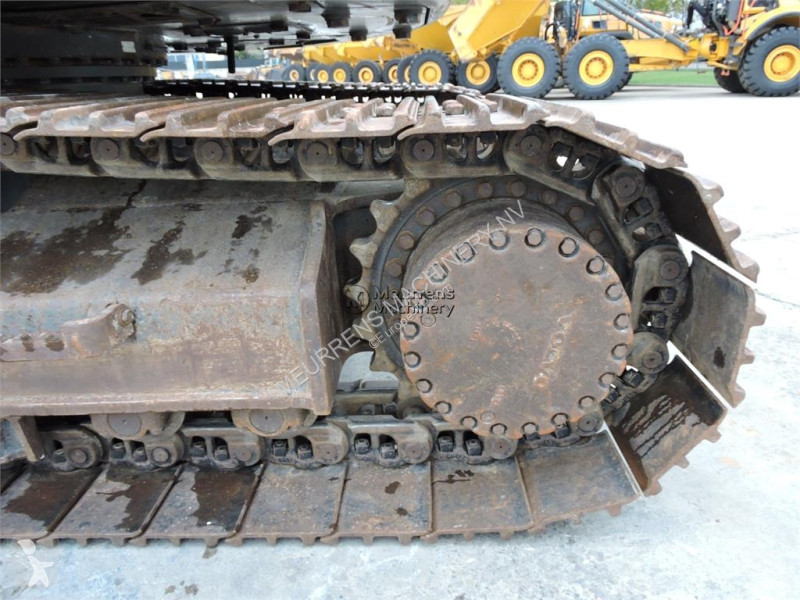 Багер Volvo ECR235