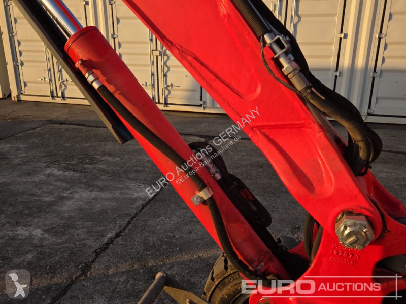 جرافة Wacker Neuson 2
