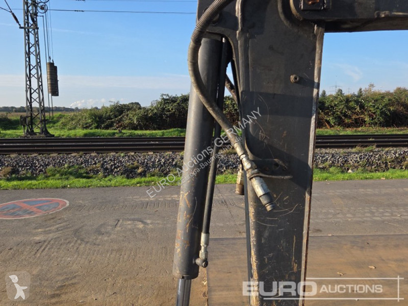 Багер Volvo ECR50D