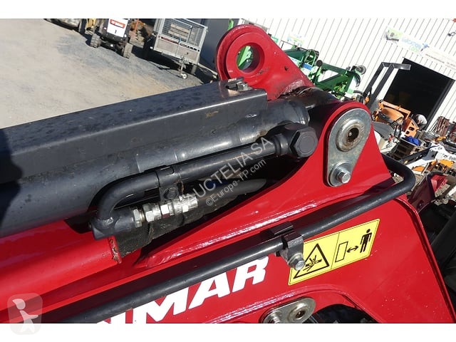 جرافة Yanmar VIO23-6