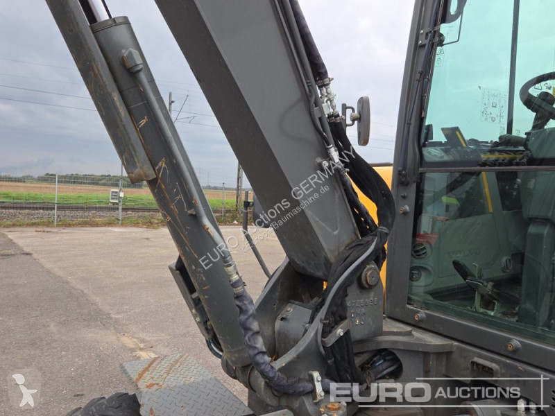 Багер Volvo EW60E