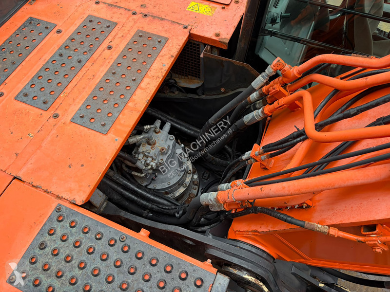 جرافة Hitachi LC-6