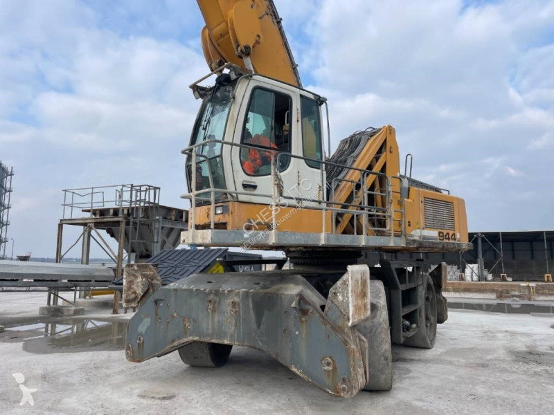 جرافة Liebherr A 944 C HD