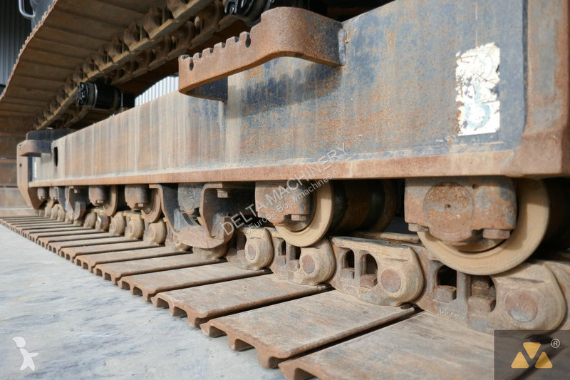 Escavadora Hitachi -7