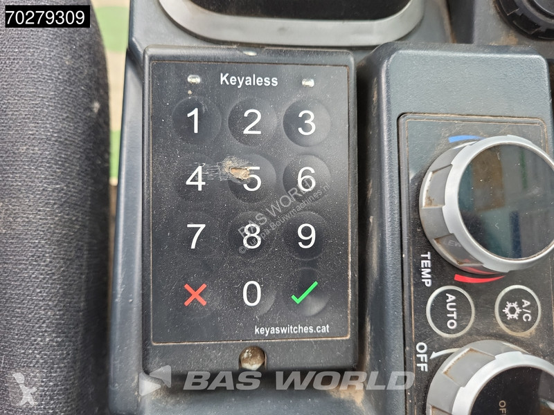 Escavadora Kobelco SK130 LC-11