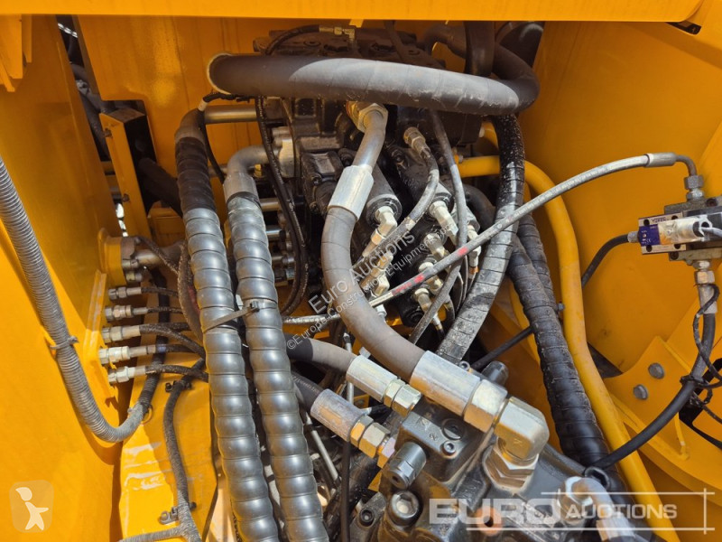 Escavatore JCB JS215LC