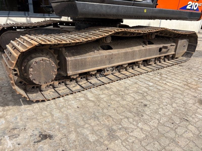 Excavadora Hitachi ZX 210 LC-6 -