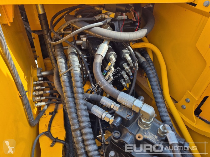 جرافة JCB JS215LC