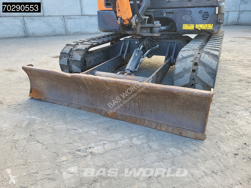 Escavadora Doosan DX63-3