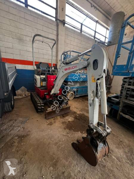 جرافة Takeuchi TB21JR
