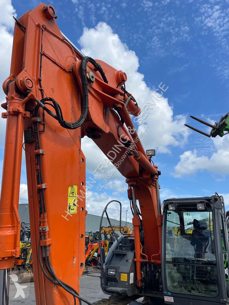 Excavadora Hitachi -3