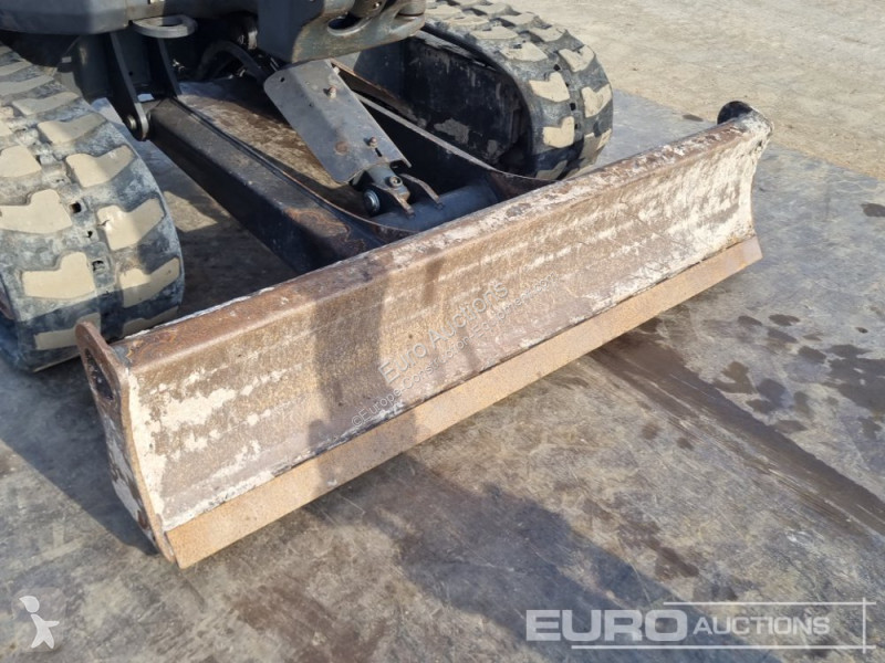 جرافة Bobcat E27Z