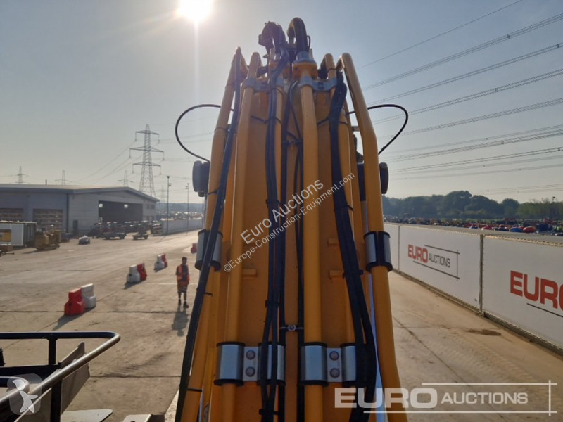 جرافة JCB 220X LC